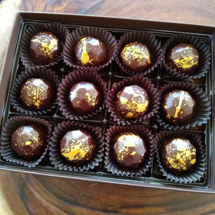 Dark Chocolate Salted Caramel Gift Box - m2 Confections